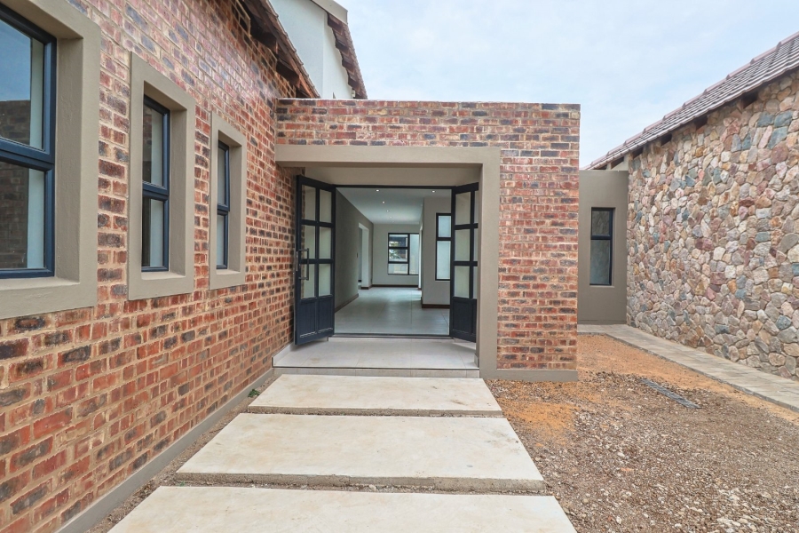 4 Bedroom Property for Sale in Landsmeer Residential Estate North West